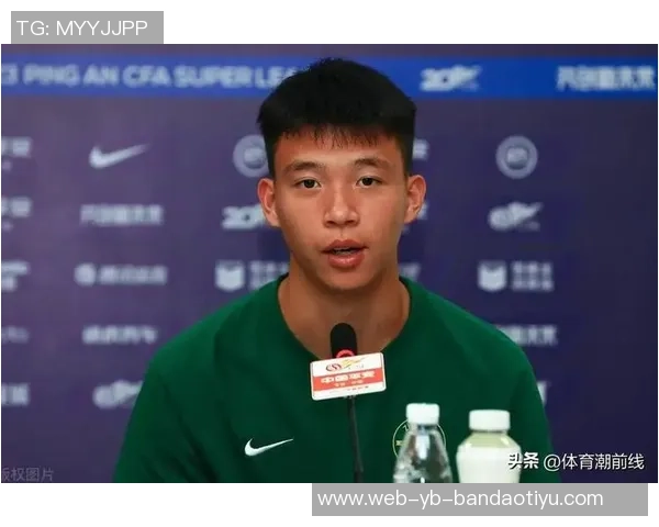 今日趣图：王钰栋头发被遮住后竟然神似姆巴佩引发网友热议